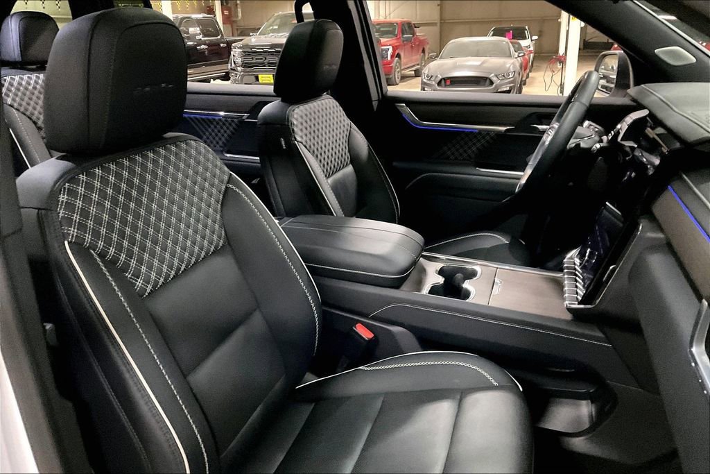 Used 2024 GMC Acadia Denali w/ Super Cruise Package image 7