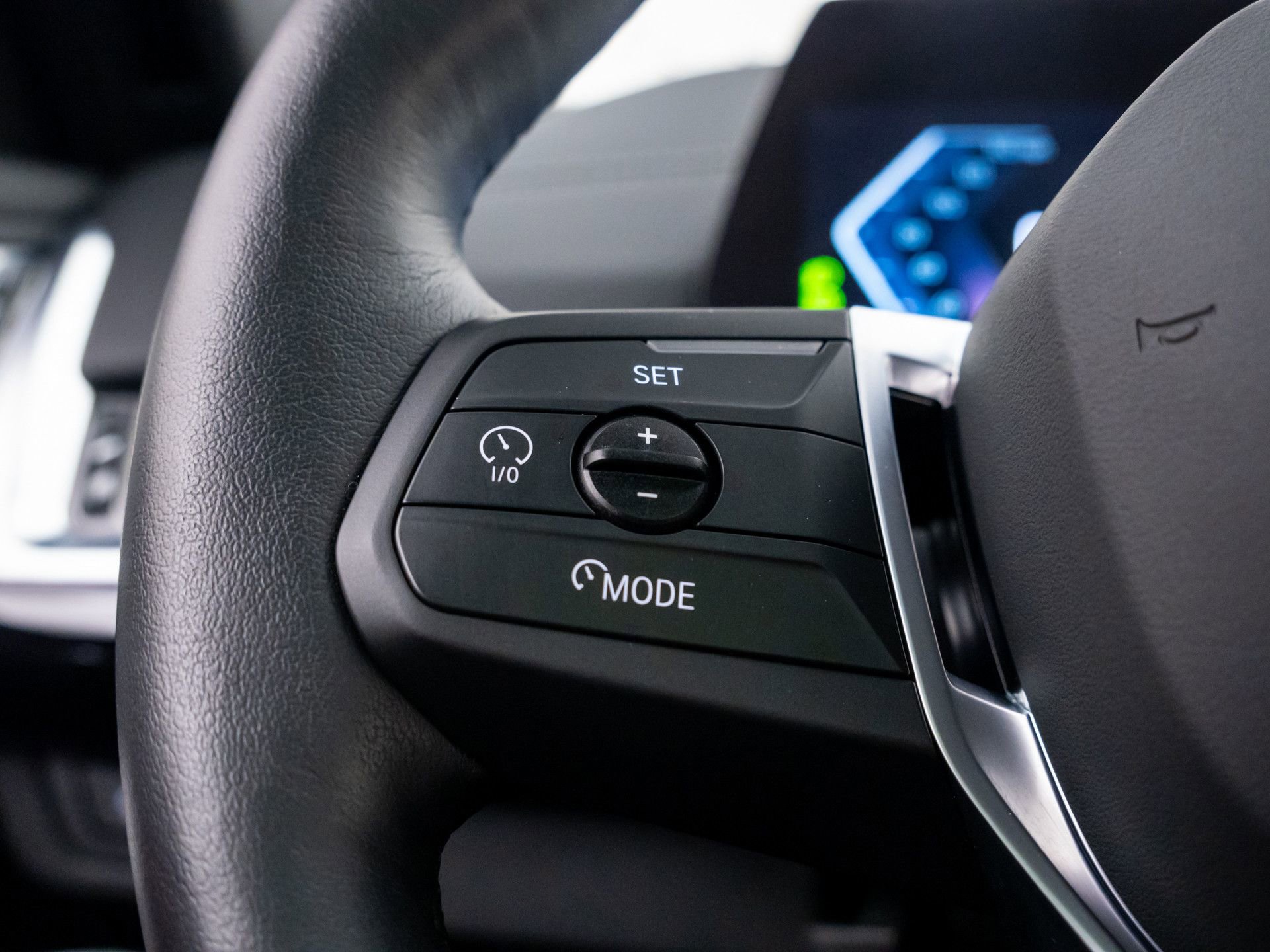 Certified 2025 BMW X2 xDrive28i image 33