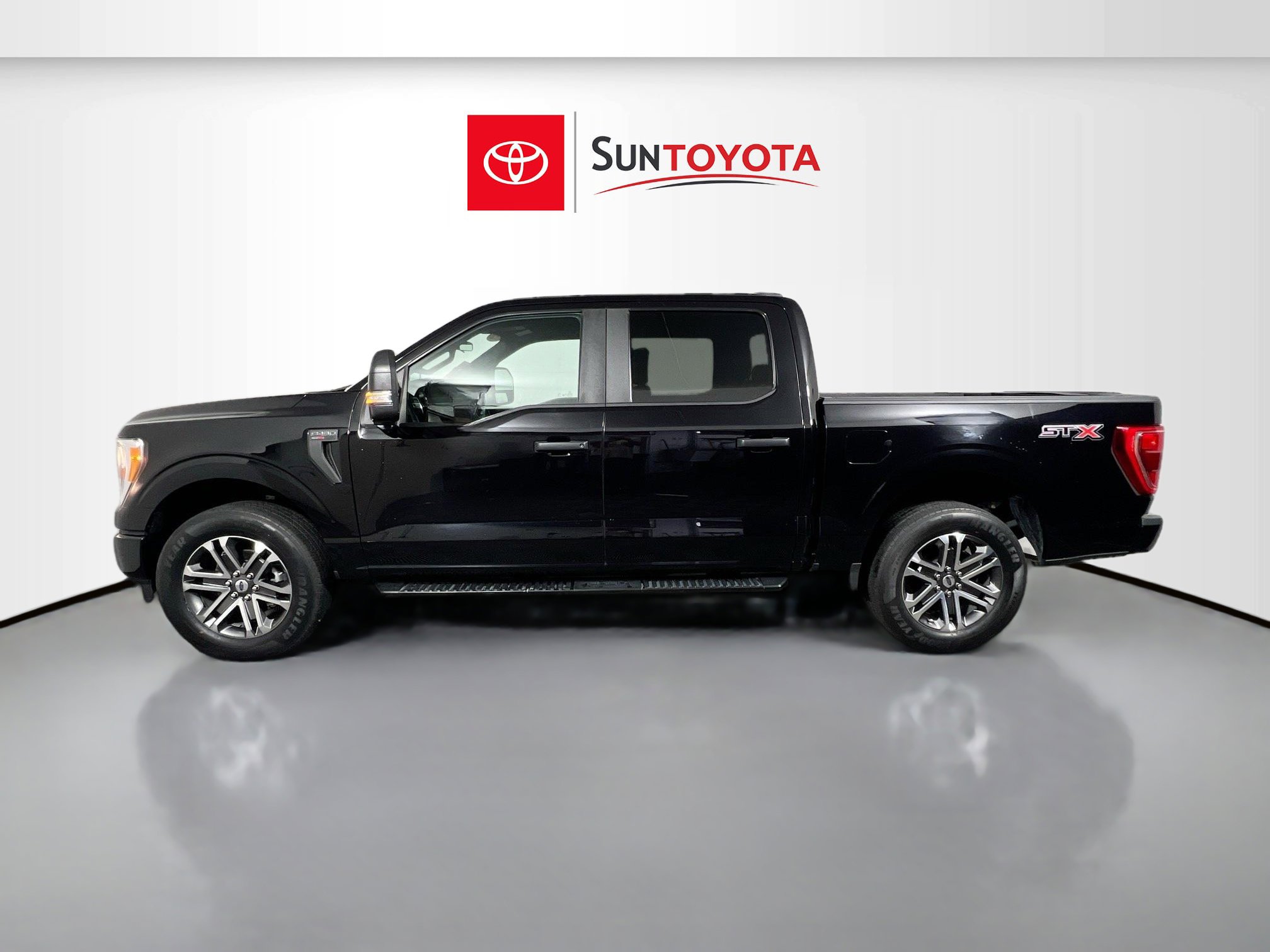 Used 2022 Ford F150 XL w/ STX Appearance Package image 7
