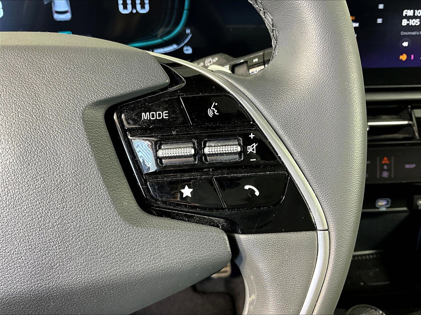 Certified 2023 Kia Niro EX Touring FWD image 11