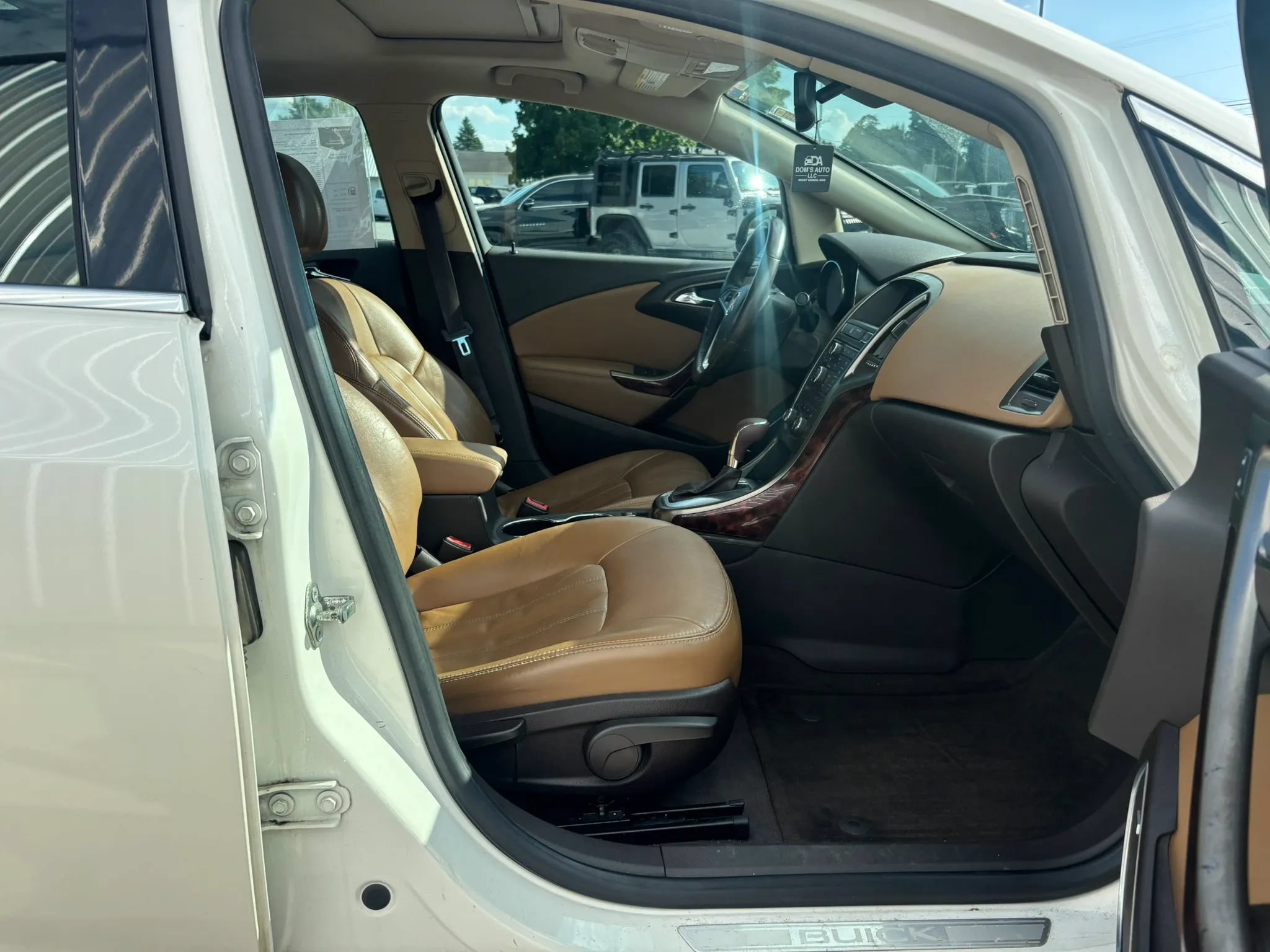 Used 2012 Buick Verano Leather FWD image 16