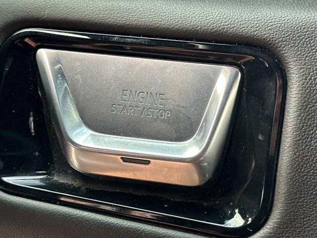 Used 2025 GMC Yukon AT4 Ultimate AWD/4WD image 34