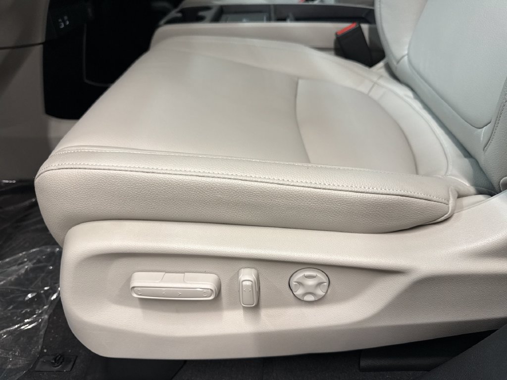 Used 2026 Honda Odyssey EX-L image 14