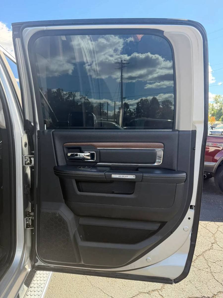 Used 2016 RAM 2500 Laramie AWD/4WD image 20