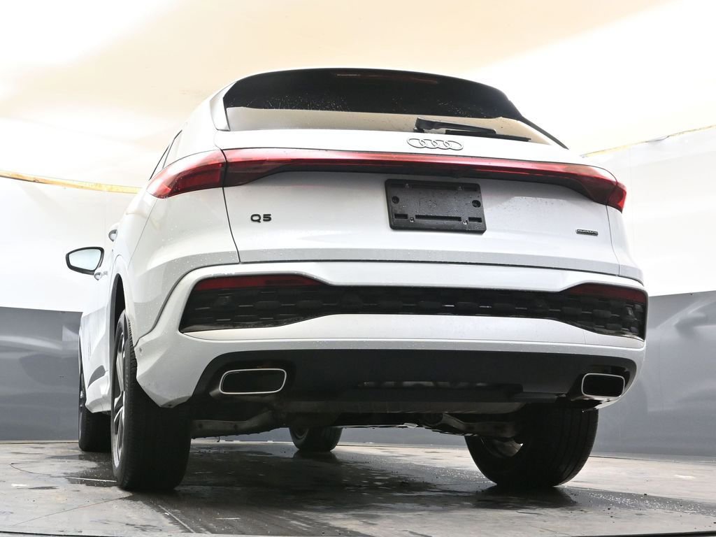 Certified 2025 Audi Q5 Premium w/ 19" Wheel Package image 32