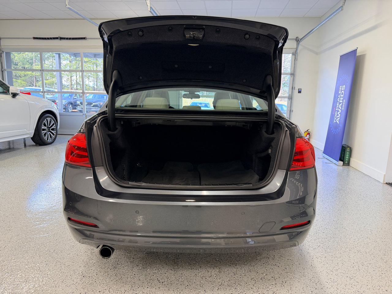 Used 2016 BMW 320i Sedan image 22