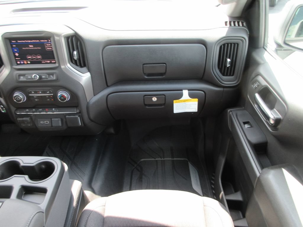 New 2026 Chevrolet Silverado 1500 Custom w/ Turbomax Blackout Package AWD/4WD image 18