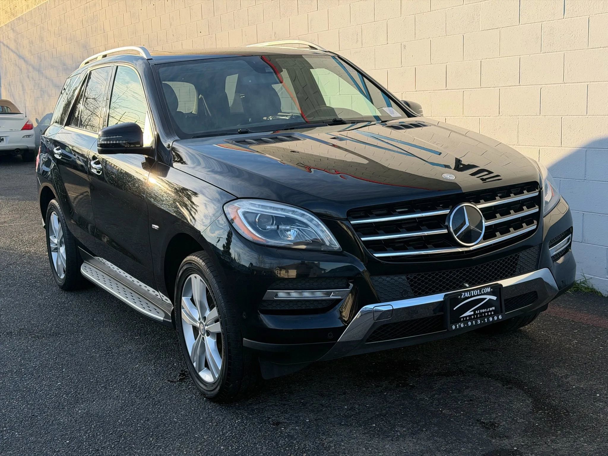 Used 2012 Mercedes-Benz ML 350 BlueTEC 4MATIC image 4