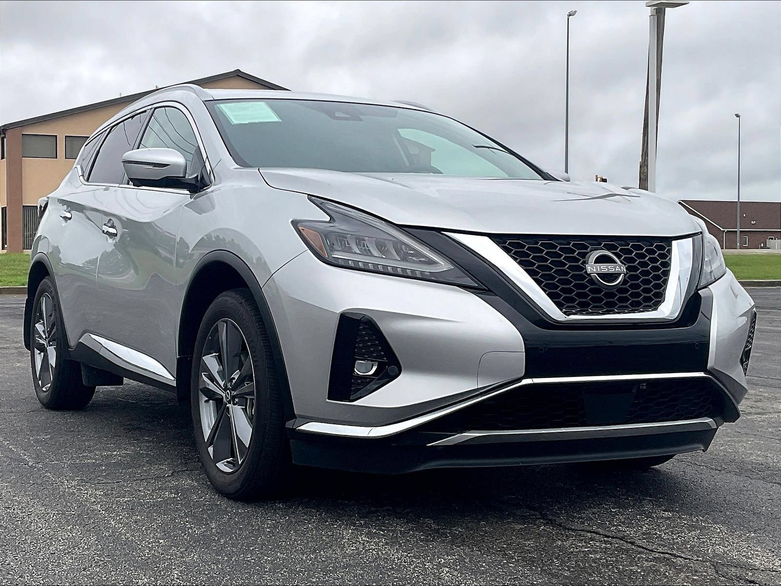 Used 2024 Nissan Murano Platinum w/ Cargo Package FWD image 1