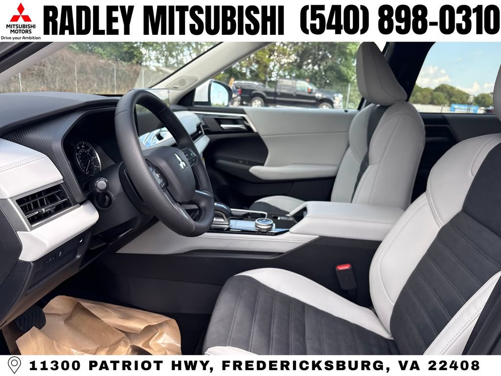 New 2026 Mitsubishi Outlander SE AWD/4WD image 3