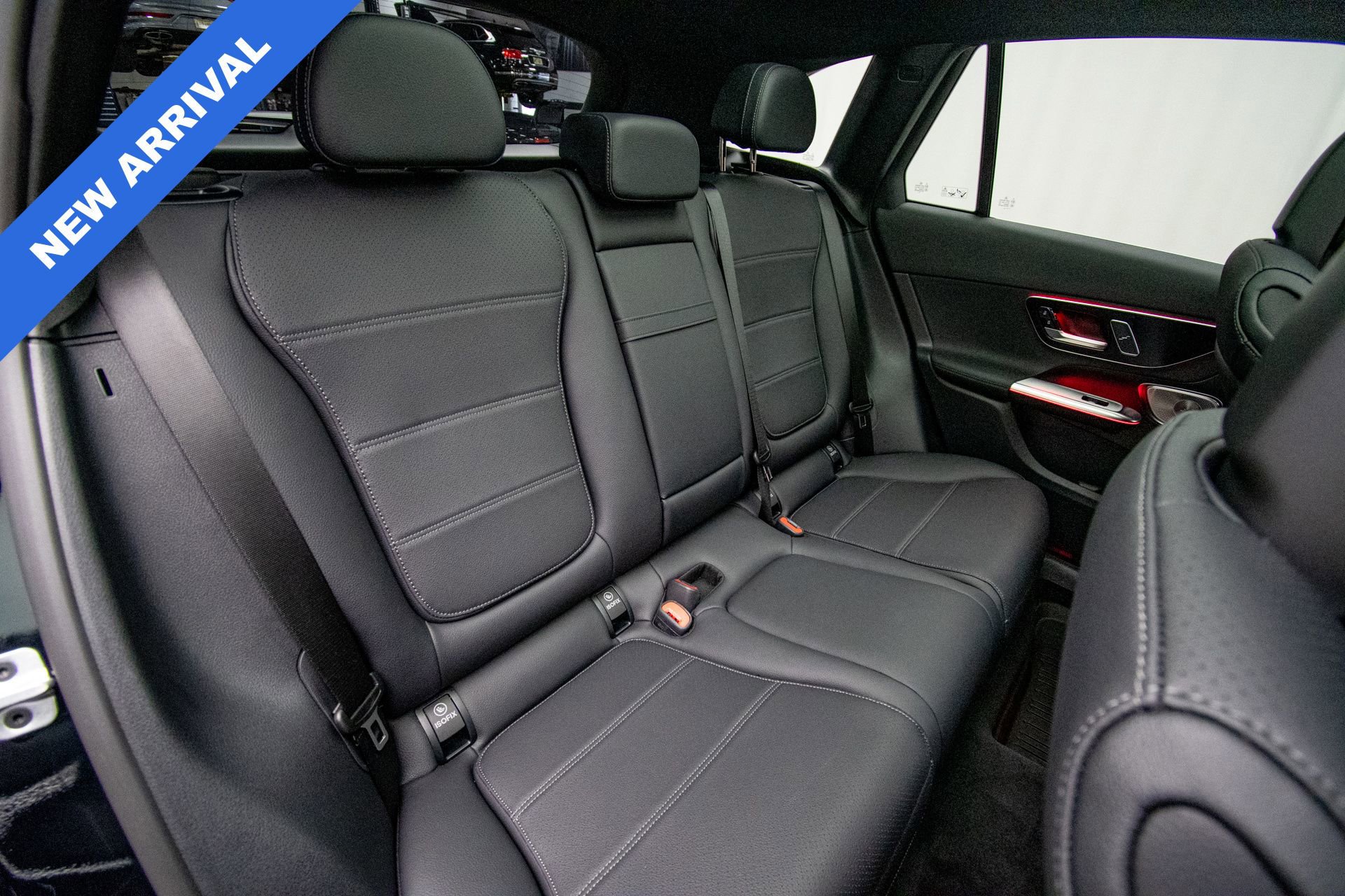 Used 2025 Mercedes-Benz GLC 300 4MATIC image 29