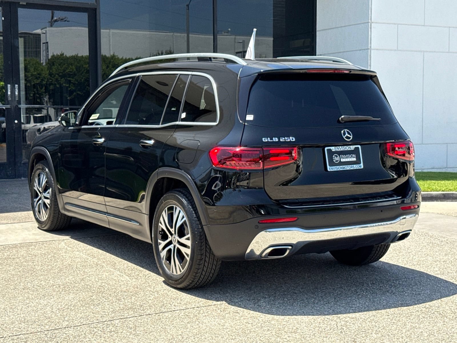 Used 2024 Mercedes-Benz GLB 250 image 9