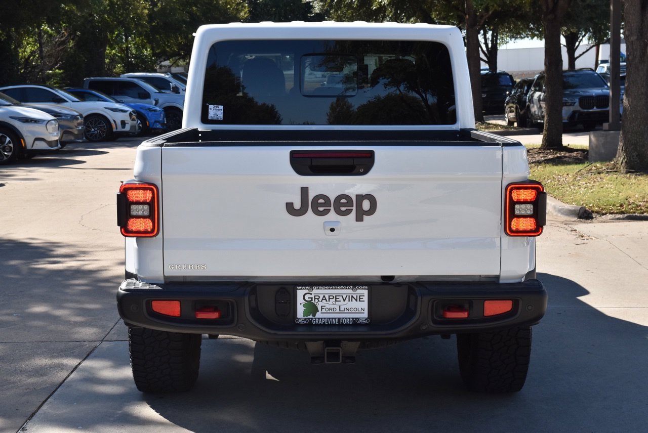 Used 2025 Jeep Gladiator Rubicon AWD/4WD image 9