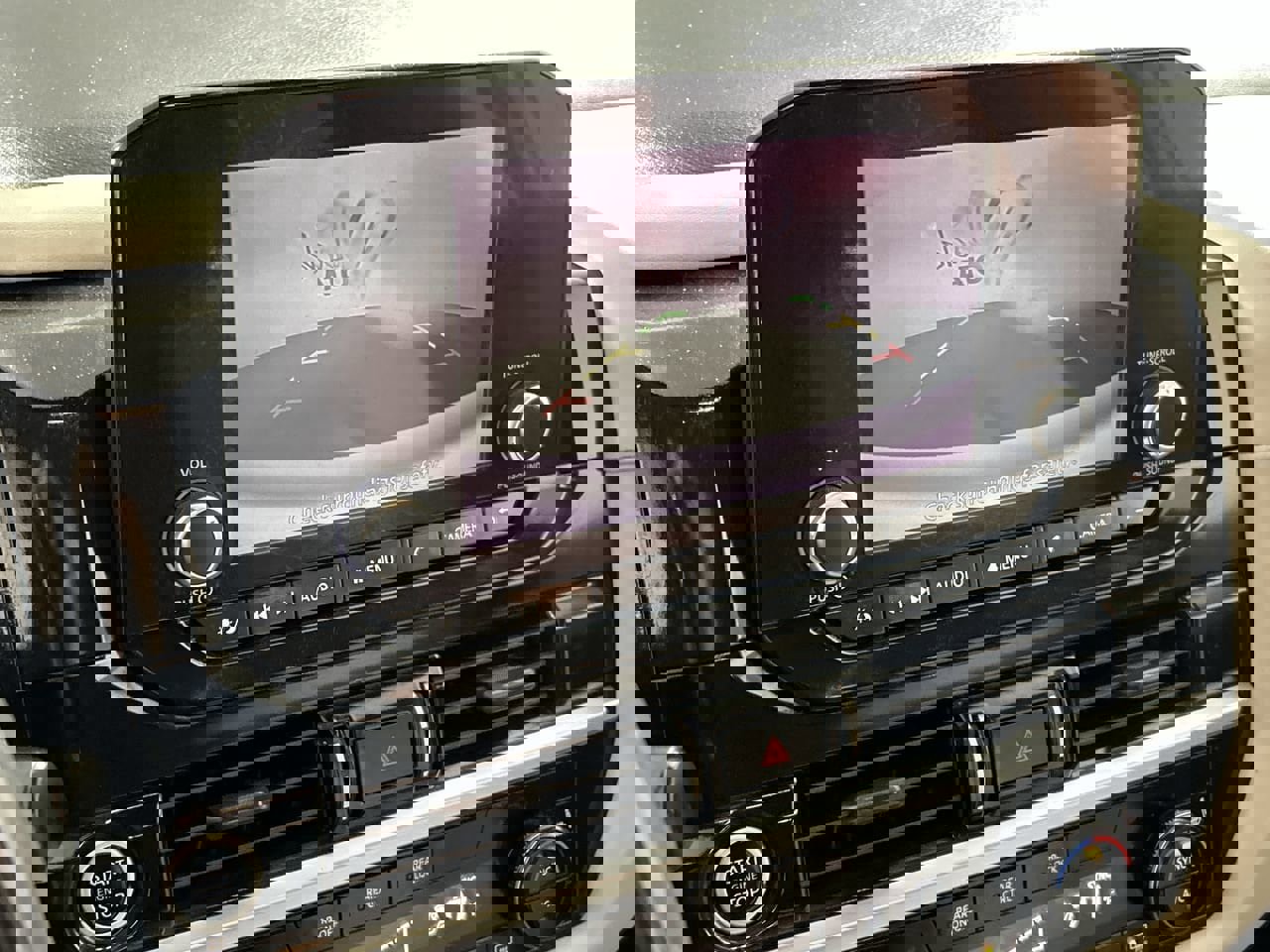 Used 2022 Nissan Pathfinder SV image 17