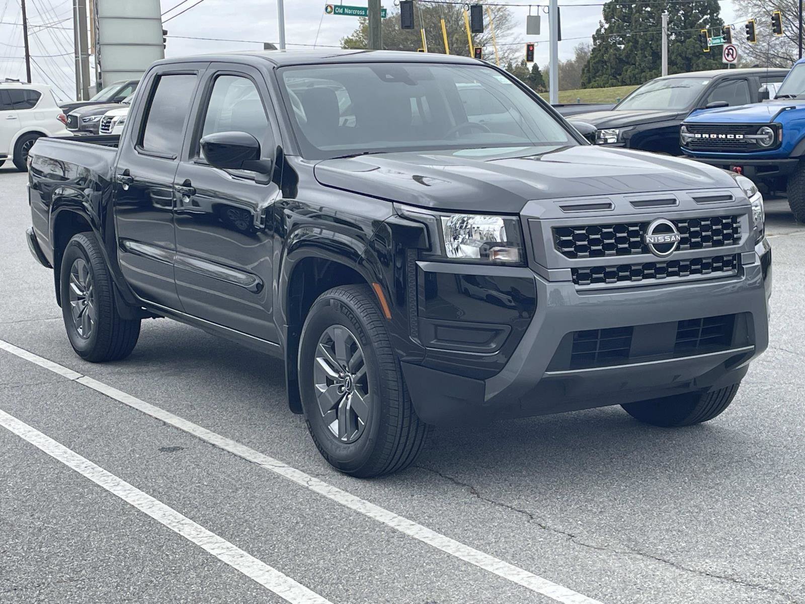 Used 2025 Nissan Frontier SV image 5