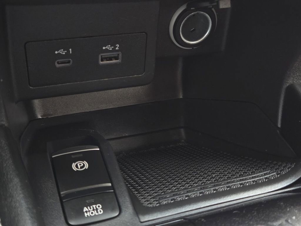 Used 2024 Nissan Kicks SV FWD image 21