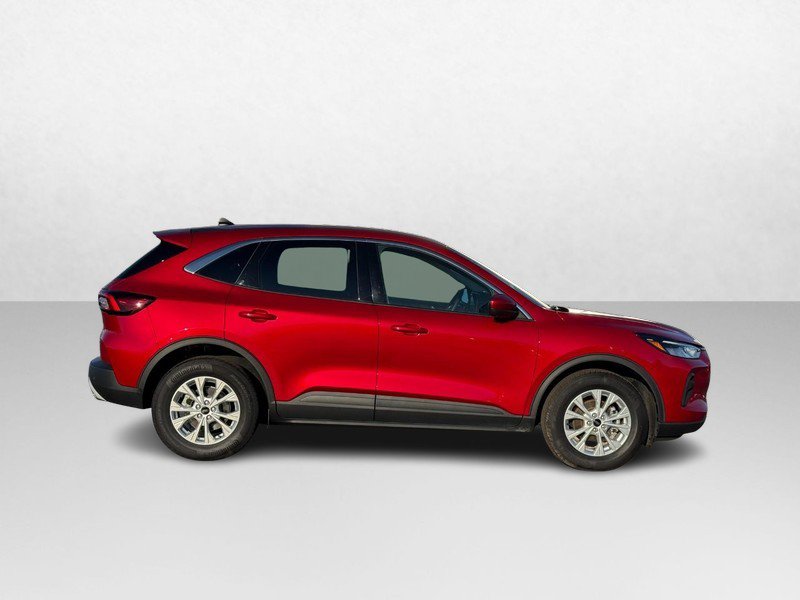Used 2023 Ford Escape Active w/ Tech Pack #2 AWD/4WD image 2