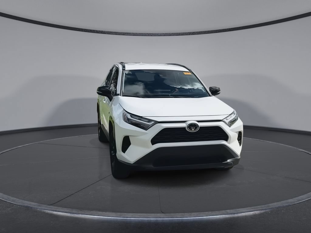 Used 2025 Toyota RAV4 XLE FWD image 3