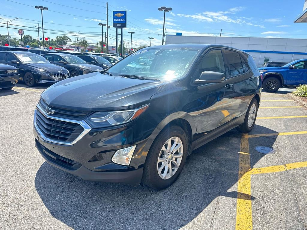 Used 2019 Chevrolet Equinox LS w/ LS Convenience Package FWD image 4