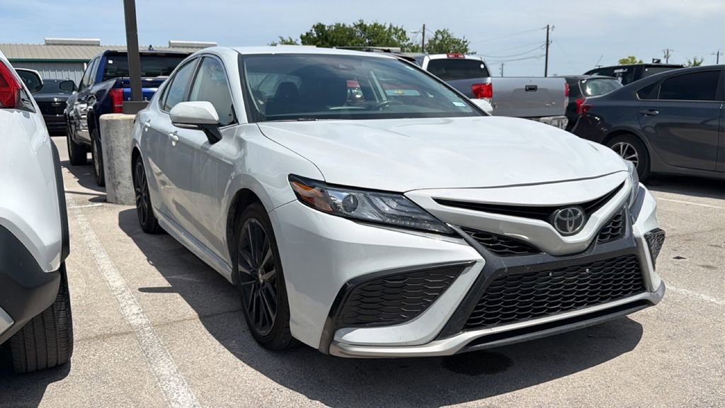 Used 2024 Toyota Camry XSE FWD image 3