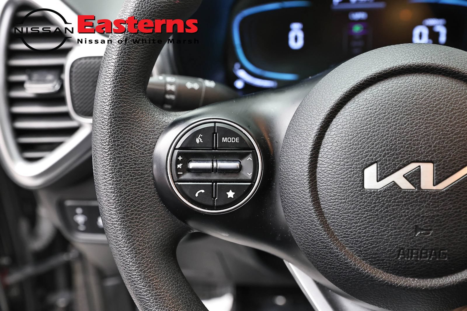 Used 2025 Kia Soul LX w/ LX Technology Package FWD image 15