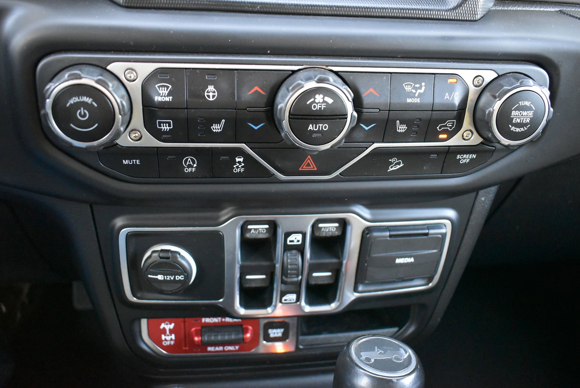 Used 2018 Jeep Wrangler Unlimited Rubicon AWD/4WD image 26