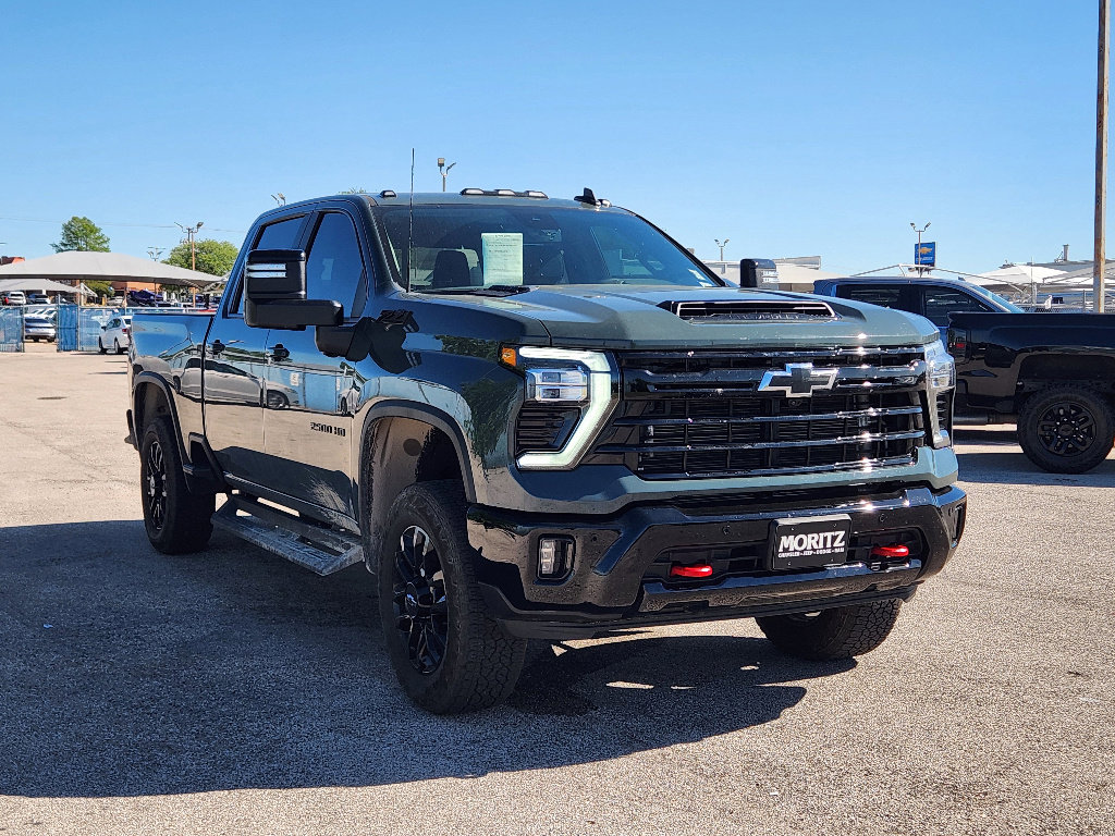 Used 2025 Chevrolet Silverado 2500 LT w/ Trail Boss Package image 3