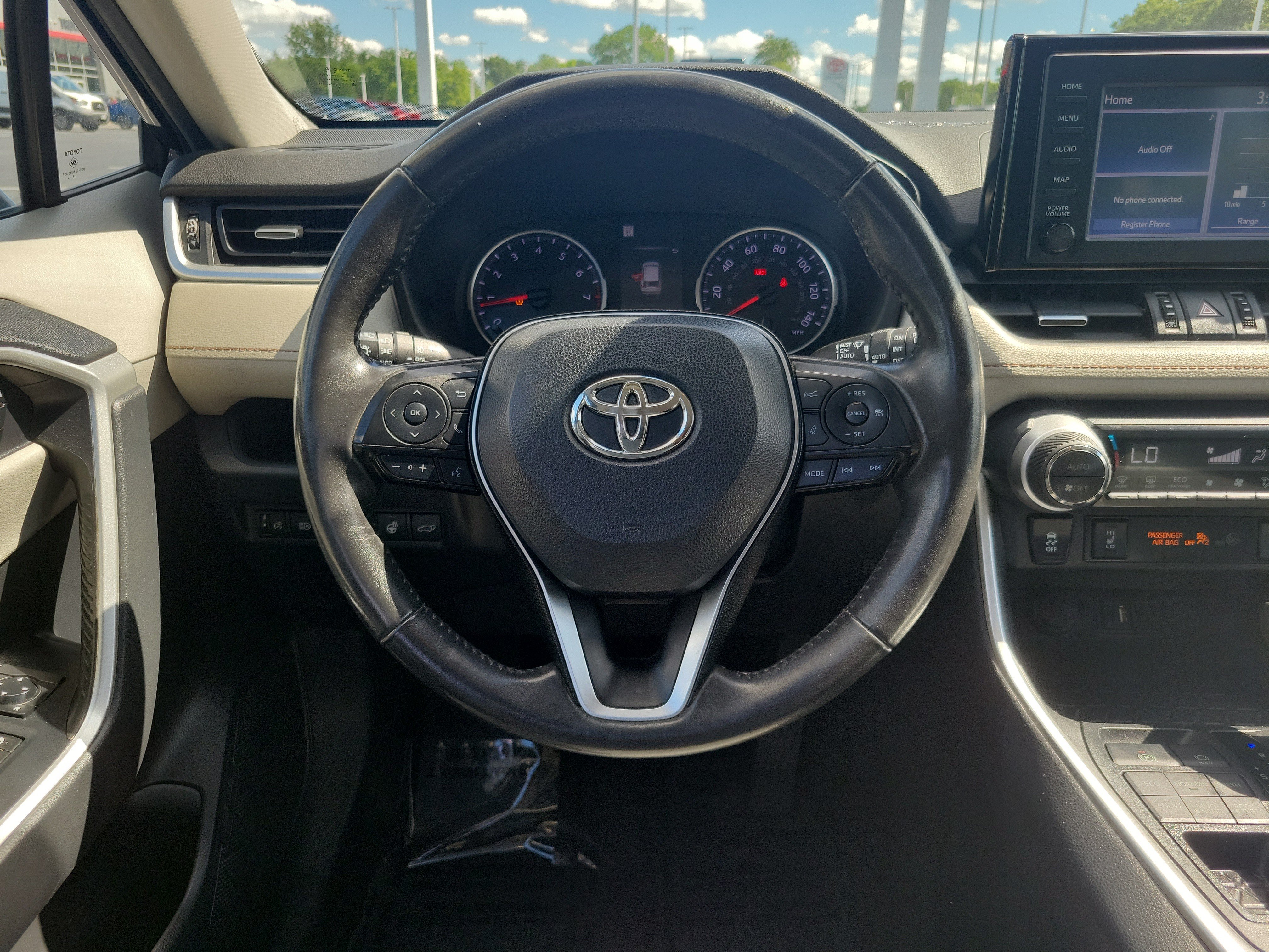 Used 2019 Toyota RAV4 XLE Premium w/ Cold Weather Package AWD/4WD image 17