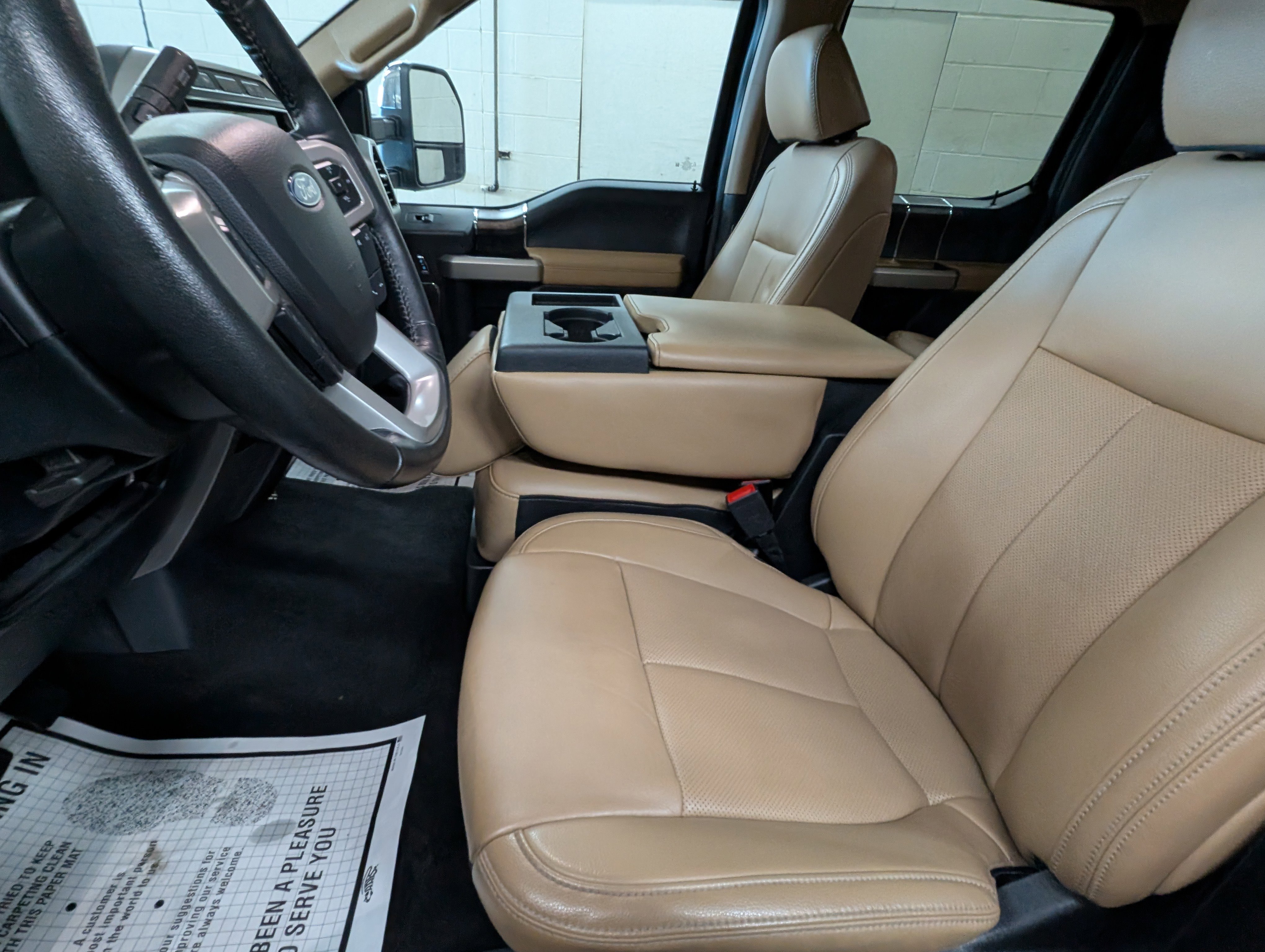 Used 2022 Ford F350 Lariat w/ Chrome Package image 16