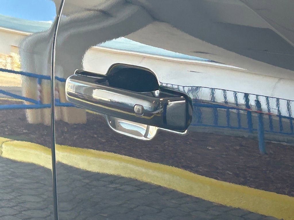 Used 2023 Ford F150 Lightning Platinum image 24