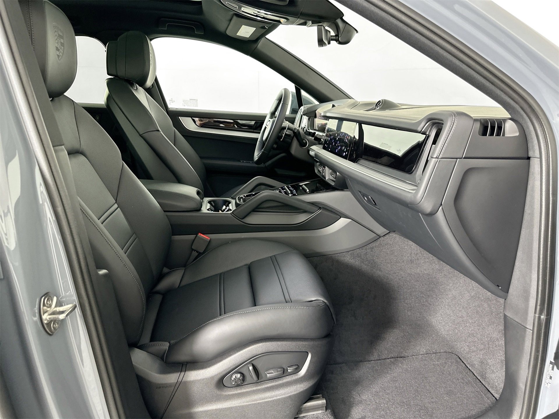 New 2026 Porsche Cayenne S image 29