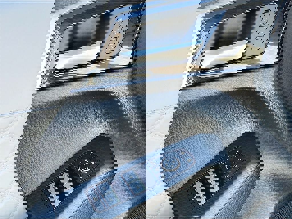 New 2025 Mitsubishi Outlander SEL image 19