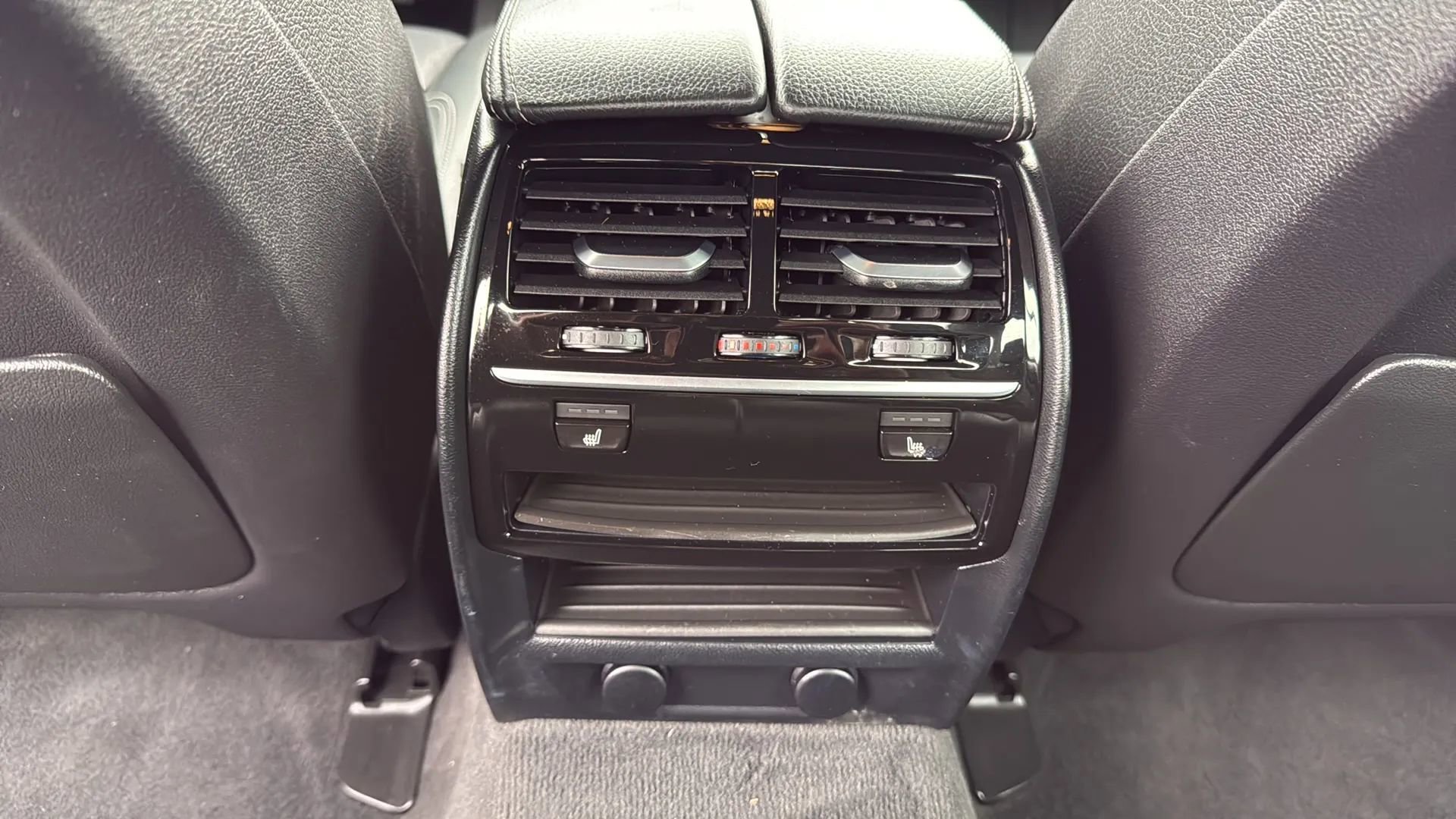 Used 2018 BMW 530e xDrive image 28