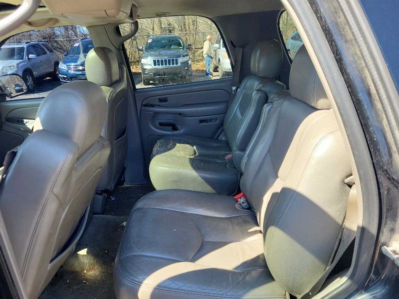 Used 2004 Chevrolet Tahoe Z71 w/ Z71 Preferred Equipment Group AWD/4WD image 11