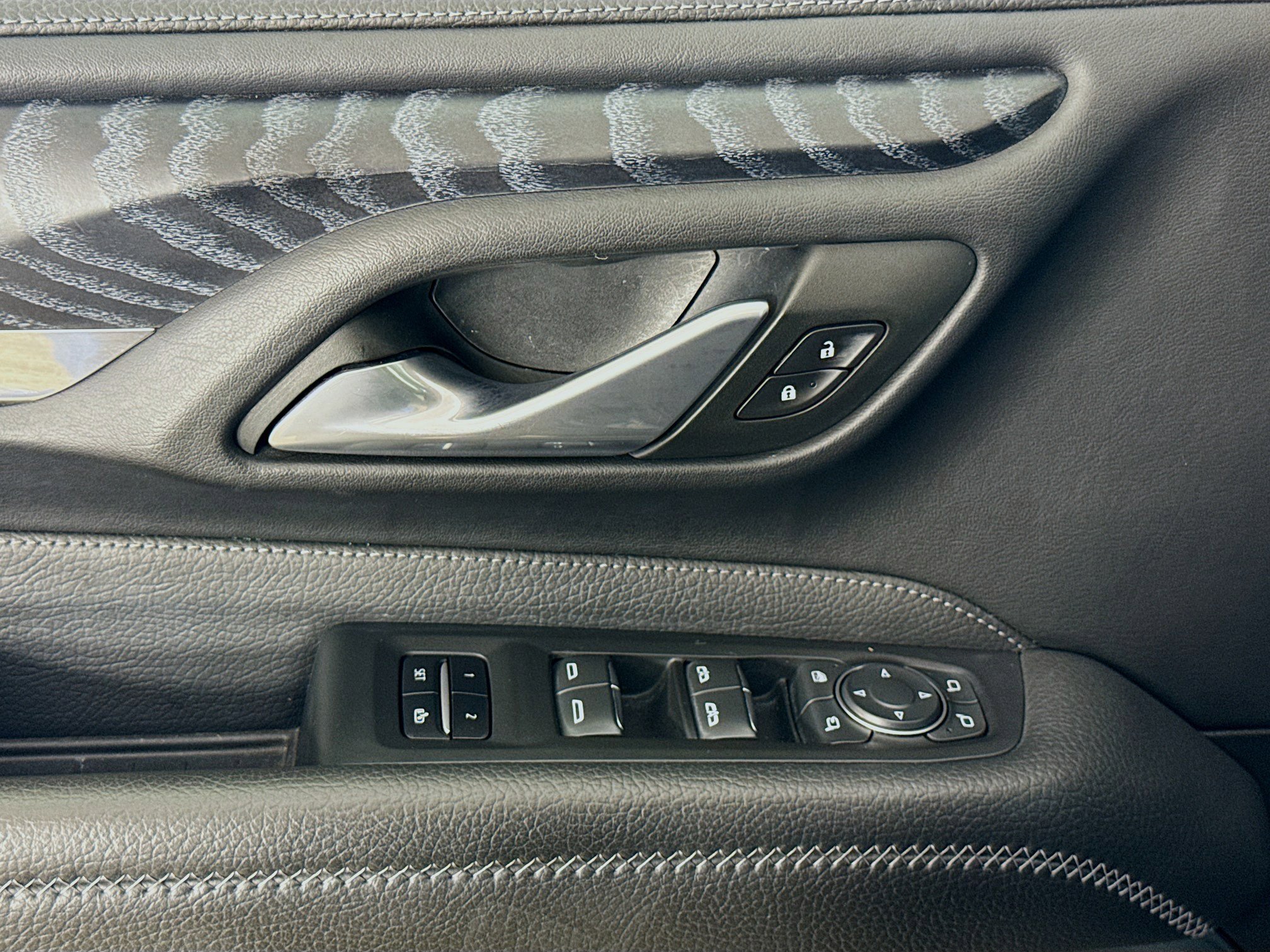 Used 2022 GMC Yukon Denali image 18