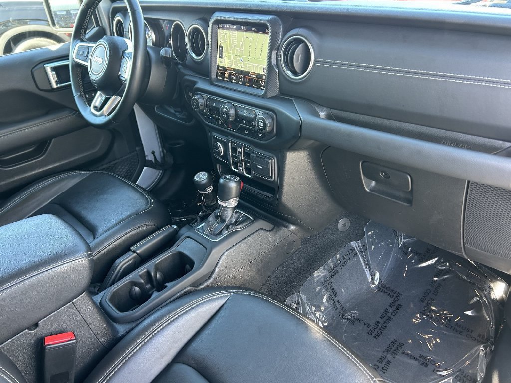 Used 2023 Jeep Wrangler Unlimited Sahara w/ Cold Weather Group AWD/4WD image 8