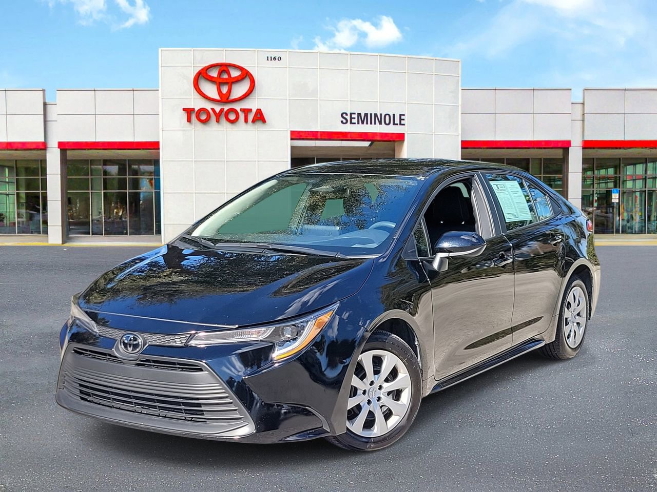 Used 2025 Toyota Corolla LE image 1
