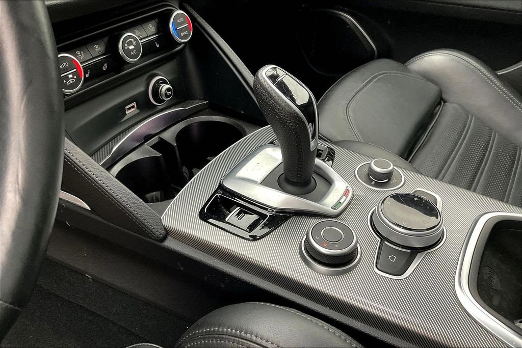 Used 2023 Alfa Romeo Stelvio Veloce image 18