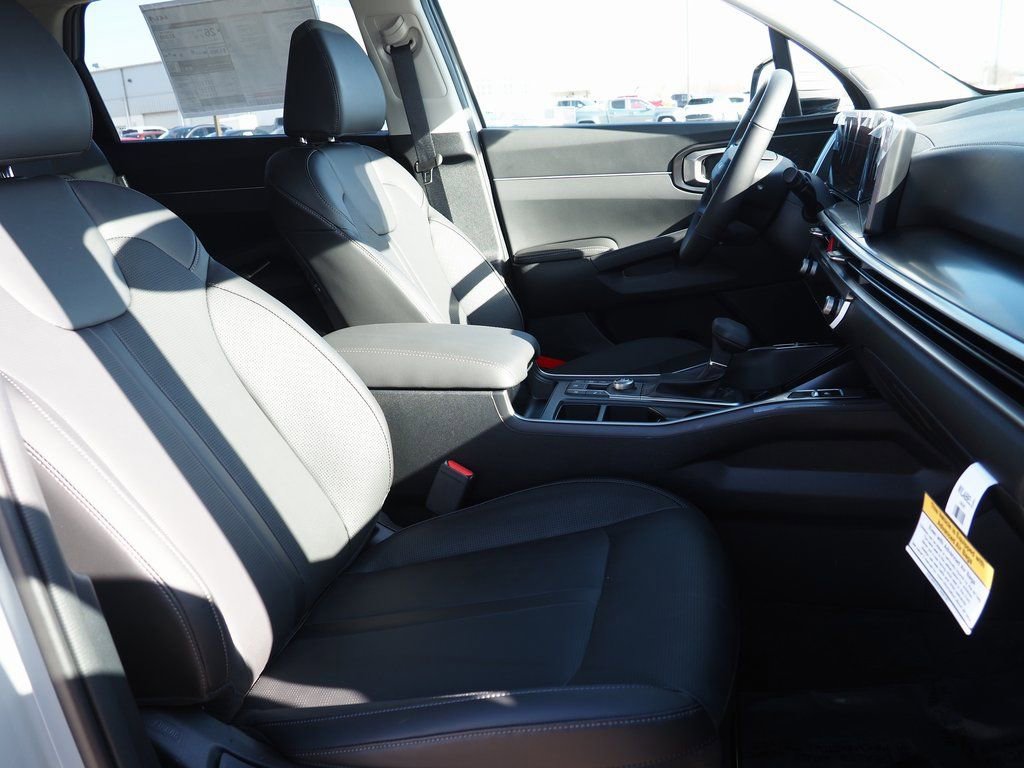 New 2026 Kia Sorento S image 9