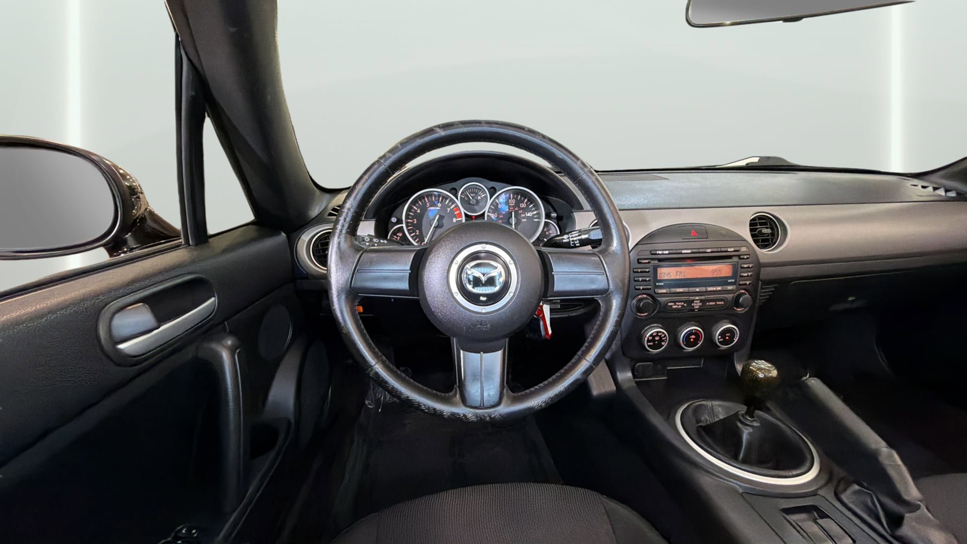 Used 2010 MAZDA MX-5 Miata Sport RWD image 18