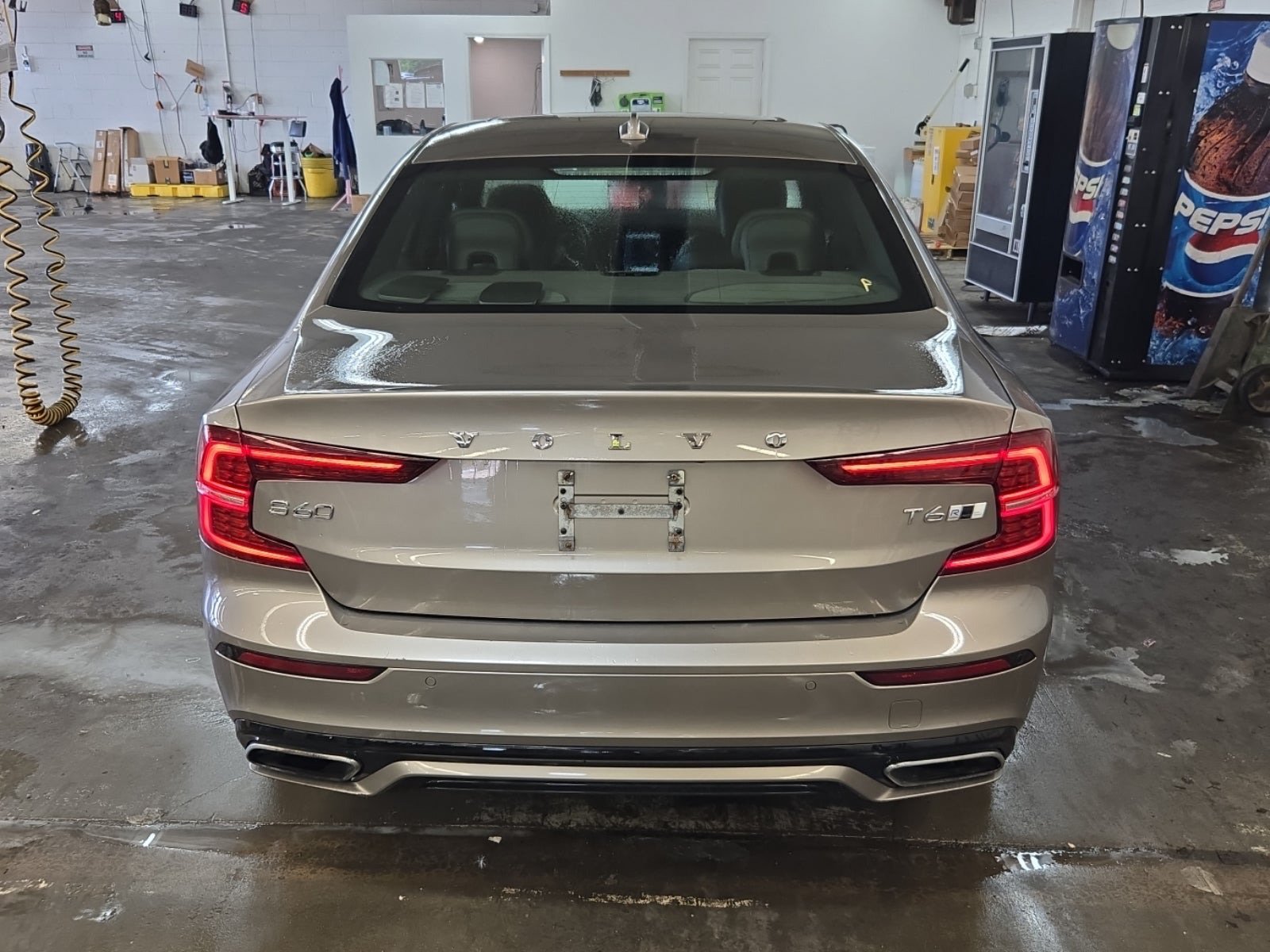 Used 2019 Volvo S60 T6 R-Design AWD/4WD image 4