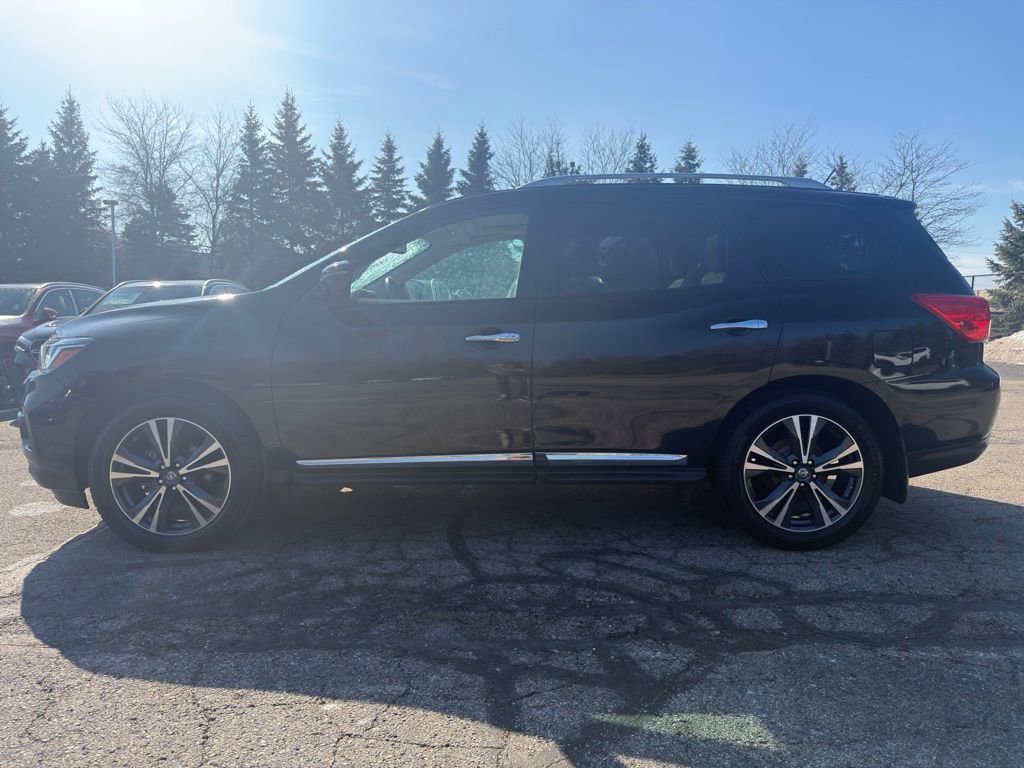 Used 2017 Nissan Pathfinder Platinum w/ Cargo Package image 7