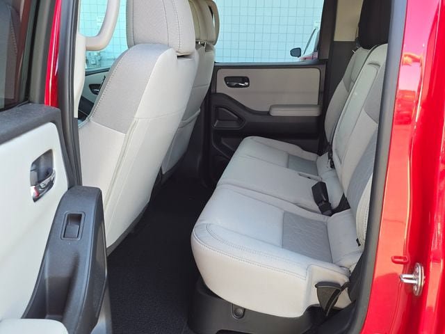 Certified 2025 Nissan Frontier SV AWD/4WD image 10