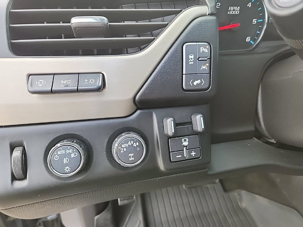 Certified 2018 GMC Yukon Denali w/ Open Road Package AWD/4WD image 14