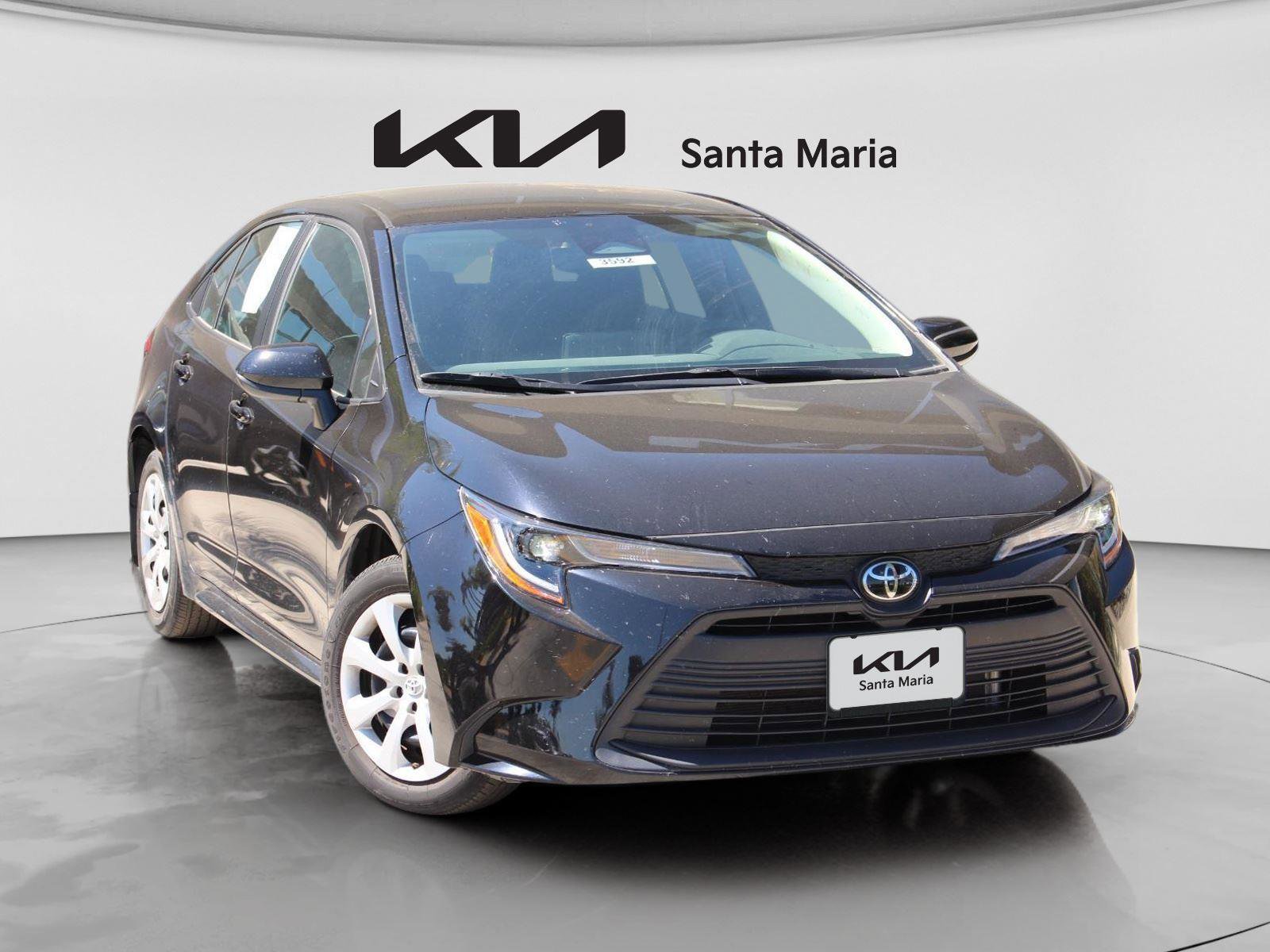 Used 2023 Toyota Corolla LE FWD image 2