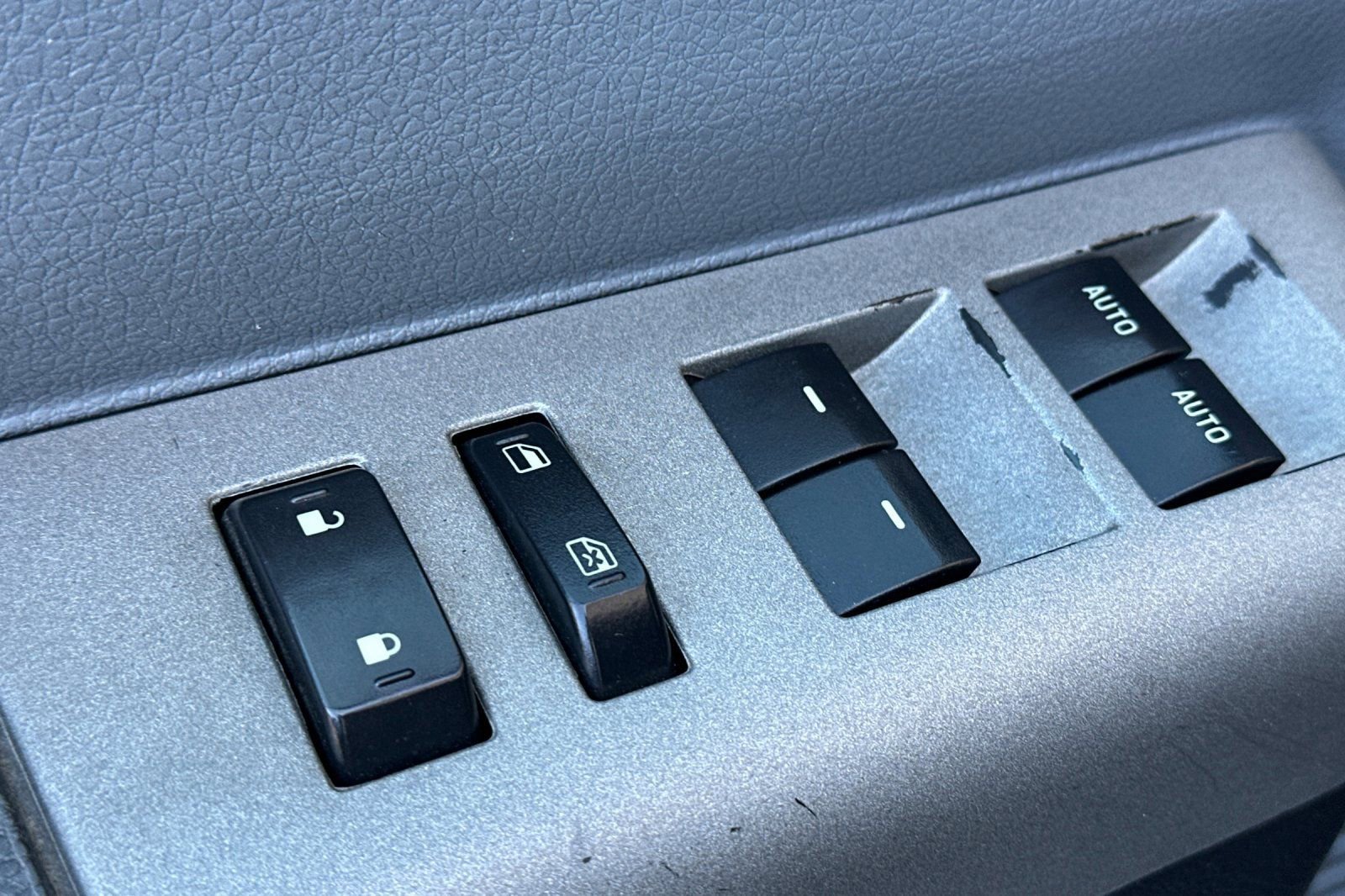 Used 2013 Ford F550 2WD Crew Cab Super Duty w/ Payload Upgrade Pkg image 25