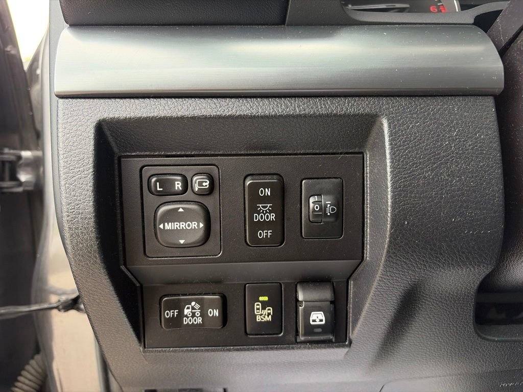 Used 2017 Toyota Tundra Platinum RWD image 12