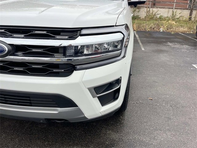 Used 2023 Ford Expedition Limited image 9