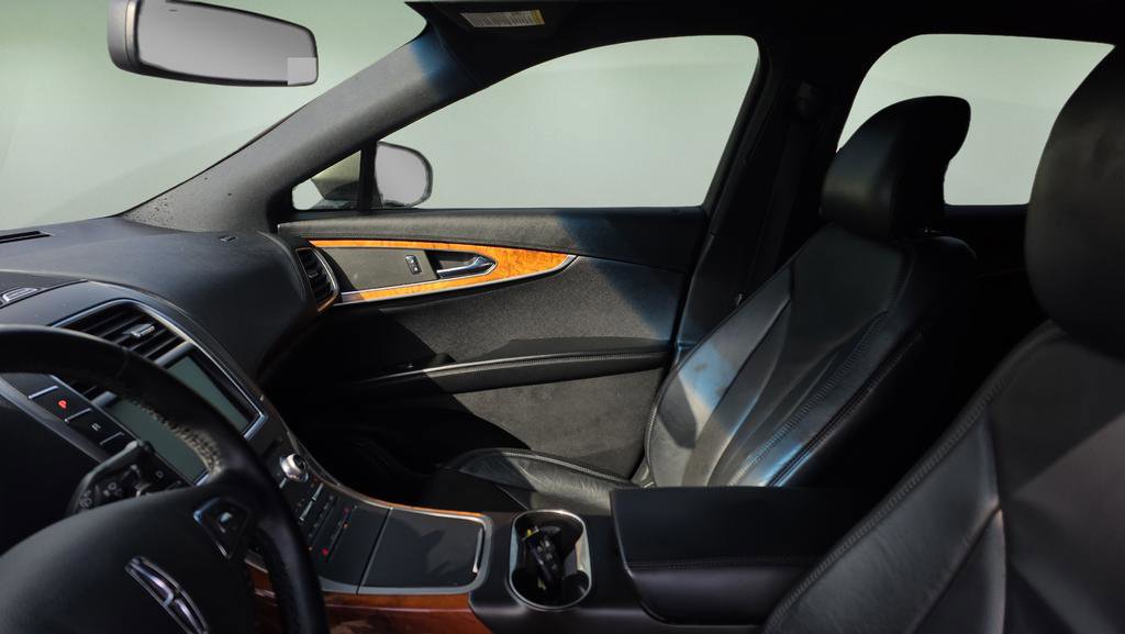 Used 2016 Lincoln MKX Select image 11