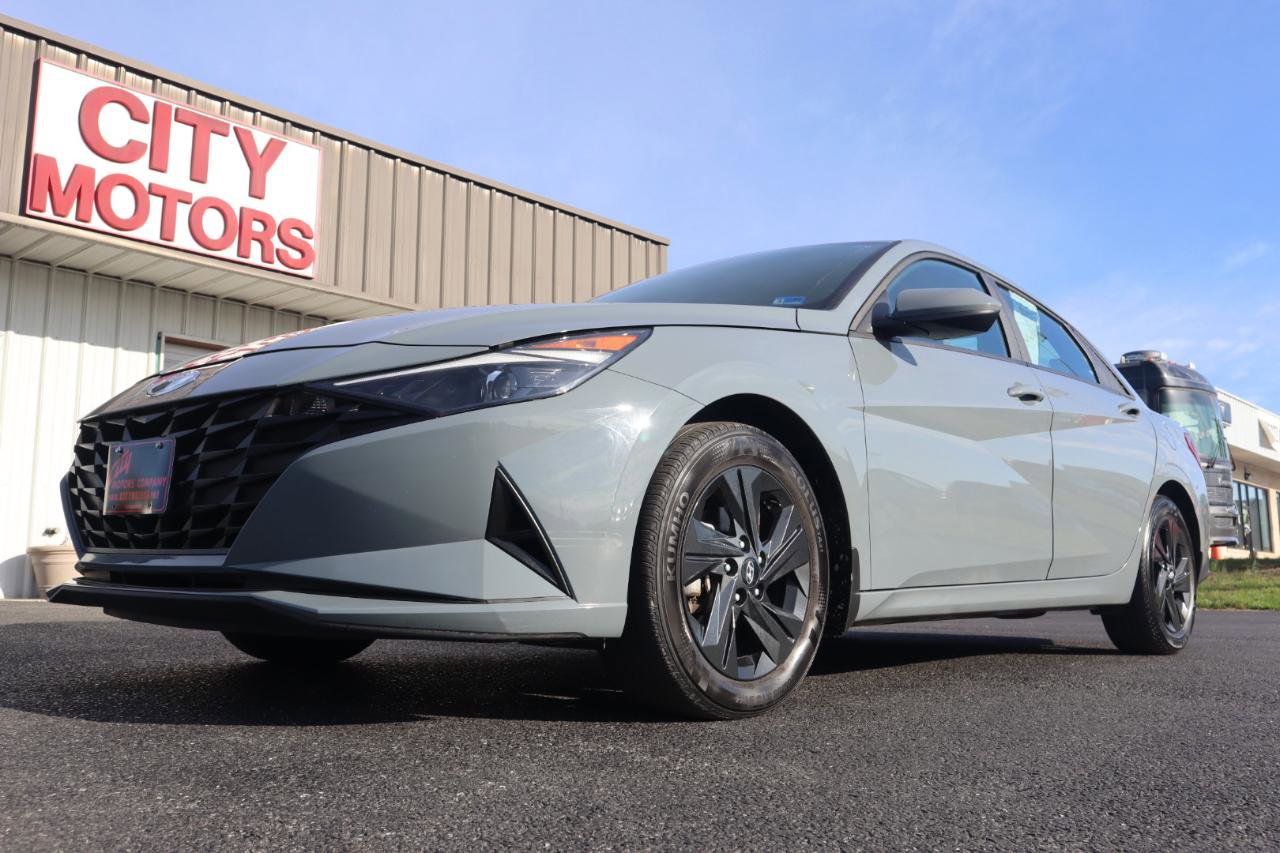 Used 2023 Hyundai Elantra SEL FWD image 15